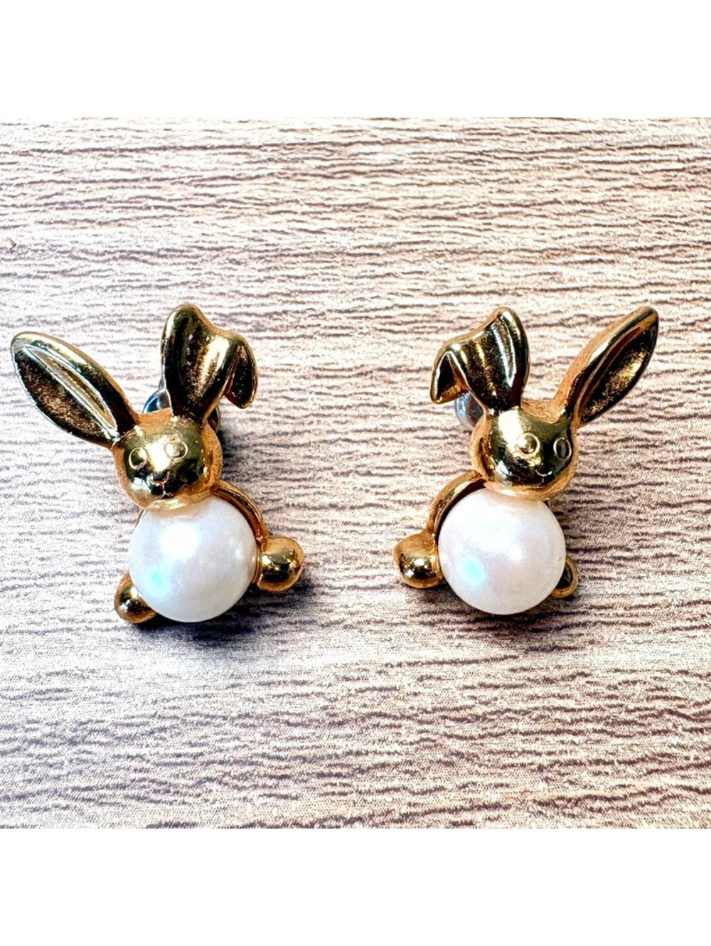 Vintage Avon Pearly Bunny Earrings